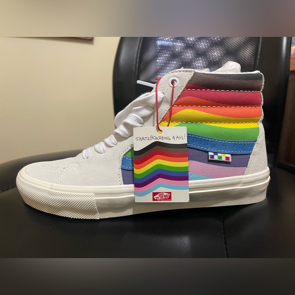 🥑Vans Skate Sk8-Hi Pride White/Multi Women’s size 10